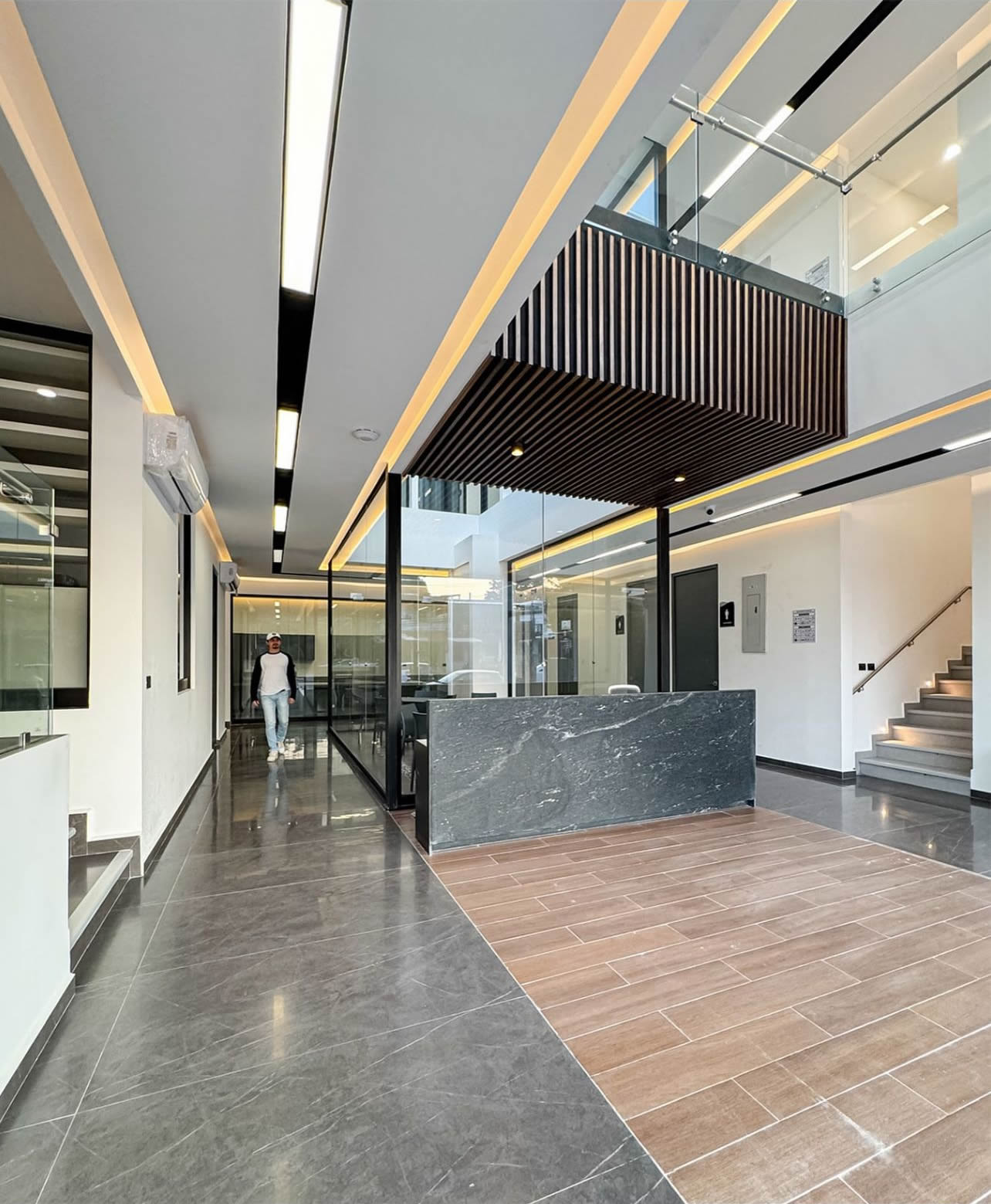 Interior del primer piso de las oficinas de ABKA Unidad de servicios médicos en Villahermosa, Tabasco